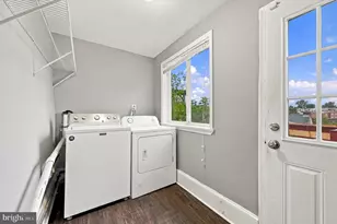 586 Martin St, Philadelphia, PA 19128 - Photo 9