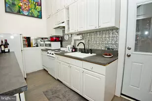703 S 6th St, Philadelphia, PA 19147 - Photo 7