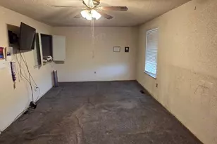 8406 Lyons Pl, Philadelphia, PA 19153 - Photo 23