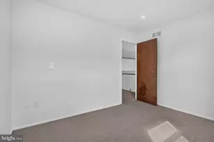8408 Lyons Pl, Philadelphia, PA 19153 - Photo 25