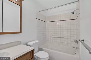 8408 Lyons Pl, Philadelphia, PA 19153 - Photo 27