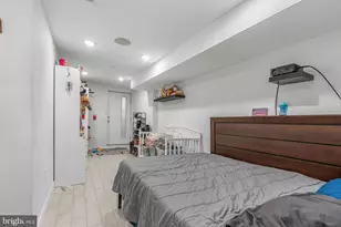 2039 N 8th St, Philadelphia, PA 19122 - Photo 11