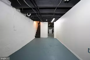 2345 S Carlisle St, Philadelphia, PA 19145 - Photo 33