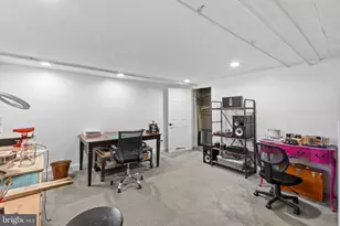 6135 Reach St, Philadelphia, PA 19111 - Photo 19