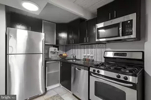 1329 Lombard St, Philadelphia, PA 19147 - Photo 3