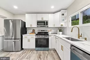 2057 N 9th St, Philadelphia, PA 19122 - Photo 1