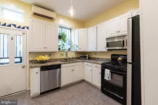 939 S 8th St, Philadelphia, PA 19147 - Photo 9