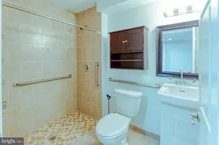 321 N 40th St, Philadelphia, PA 19104 - Photo 7