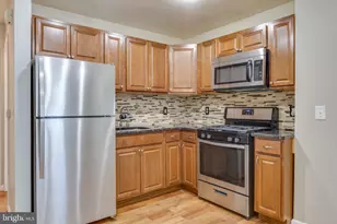 662 N 33rd St, Philadelphia, PA 19104 - Photo 3