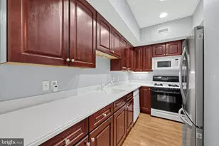 542 Easy St, Philadelphia, PA 19111 - Photo 13