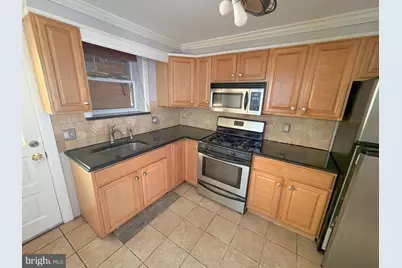2542 S Sartain Street, Philadelphia, PA 19148 - Photo 5