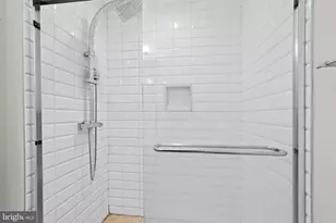 2527 Graduate Square, Philadelphia, PA 19146 - Photo 9