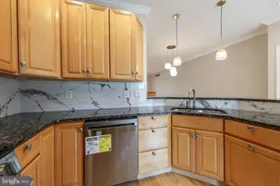 628 S 27th St, Philadelphia, PA 19146 - Photo 11