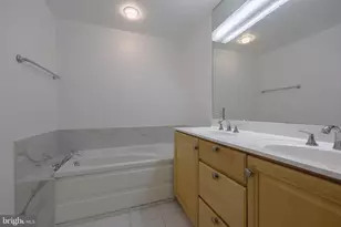 628 S 27th St, Philadelphia, PA 19146 - Photo 15