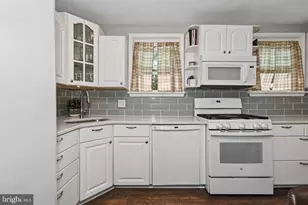 3854 Kirkwood Rd, Philadelphia, PA 19114 - Photo 7