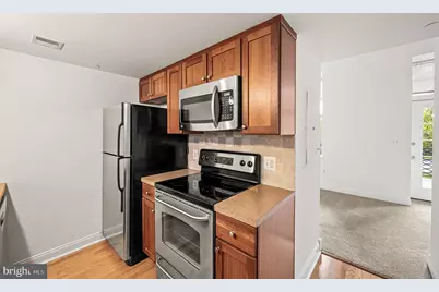 1 Academy Circle #221, Philadelphia, PA 19146 - Photo 7