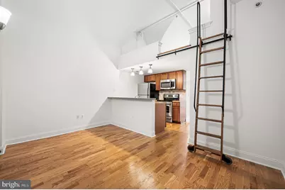 1 Academy Circle #221, Philadelphia, PA 19146 - Photo 3