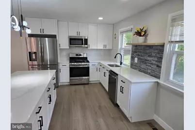 839 W Bells Mill Road, Philadelphia, PA 19128 - Photo 3