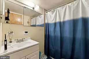 316 Hermit St, Philadelphia, PA 19128 - Photo 29