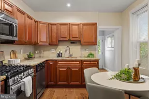 566 Martin St, Philadelphia, PA 19128 - Photo 9