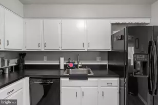 47202 Delaire Landing Rd, Philadelphia, PA 19114 - Photo 7