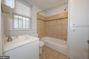 1523 Christian St, Philadelphia, PA 19146 - Photo 9