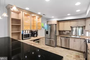 719 S Philip St, Philadelphia, PA 19147 - Photo 11