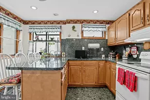 7922 Frontenac St, Philadelphia, PA 19111 - Photo 11