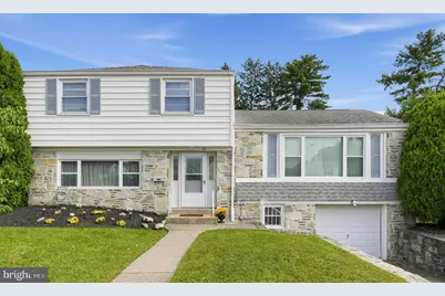 817 Rennard Circle, Philadelphia, PA 19116 - Photo 3