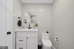 817 Rennard Cir, Philadelphia, PA 19116 - Photo 19