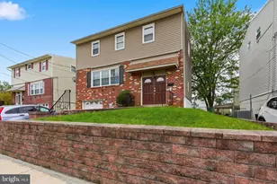 1977 Merlin Rd, Philadelphia, PA 19116 - Photo 3