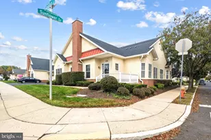 2683 Marigold Ln, Philadelphia, PA 19116 - Photo 3