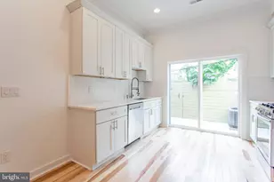 2611 Titan St, Philadelphia, PA 19146 - Photo 9
