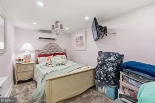 1819 S 12th St, Philadelphia, PA 19148 - Photo 37
