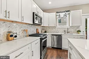 1224 N Myrtlewood St, Philadelphia, PA 19121 - Photo 7