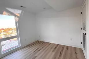 215 N 9th St, Philadelphia, PA 19107 - Photo 11