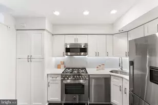 1104 Lombard St, Philadelphia, PA 19147 - Photo 11