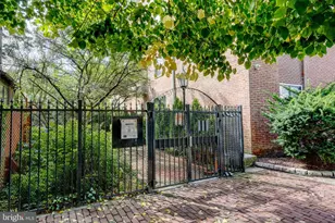 1104 Lombard St, Philadelphia, PA 19147 - Photo 25