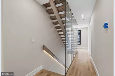 813 N 19th Street, Philadelphia, PA 19130 - Photo 19