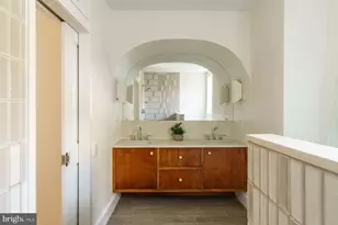 243 Pine St, Philadelphia, PA 19106 - Photo 15