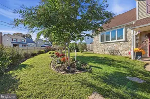 1111 Warwick St, Philadelphia, PA 19116 - Photo 37