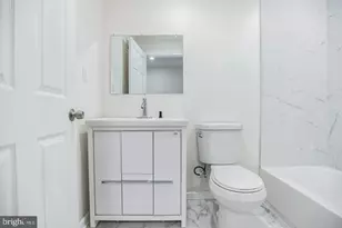 2864 N Leithgow St, Philadelphia, PA 19133 - Photo 9