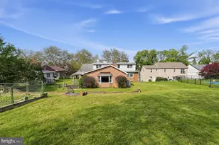 650 Hendren St, Philadelphia, PA 19128 - Photo 27