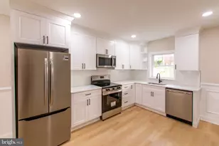 1542 S Bambrey St, Philadelphia, PA 19146 - Photo 5