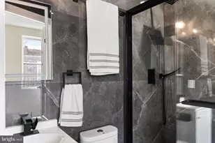 2117 Sears St, Philadelphia, PA 19146 - Photo 11