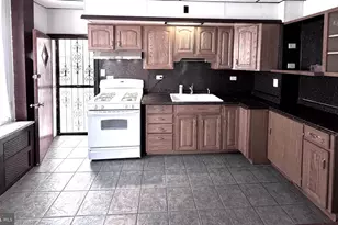 2243 Emerald St, Philadelphia, PA 19125 - Photo 11