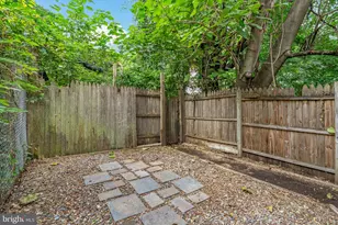 1248 N Myrtlewood St, Philadelphia, PA 19121 - Photo 15