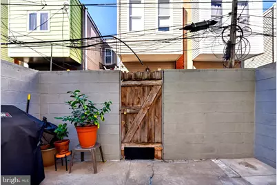 1644 S Lawrence Street, Philadelphia, PA 19148 - Photo 9