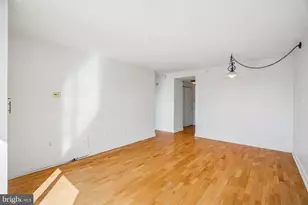 2001 Hamilton St, Philadelphia, PA 19130 - Photo 7