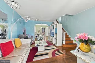 1041 Flanders Rd, Philadelphia, PA 19151 - Photo 3